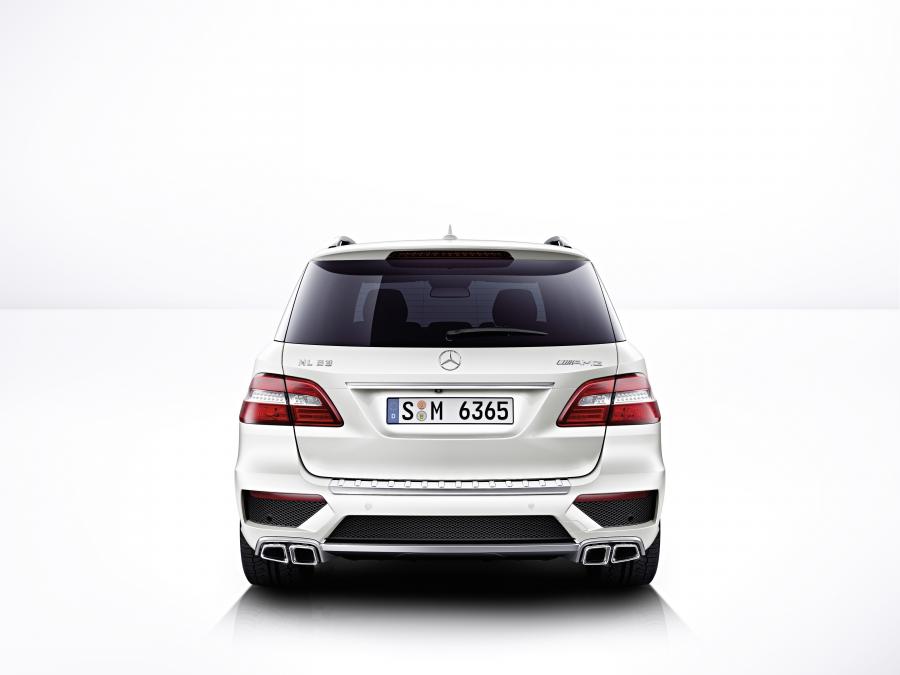 Mercedes-Benz ML63 AMG 2011 года  (фото 62 из 81)
